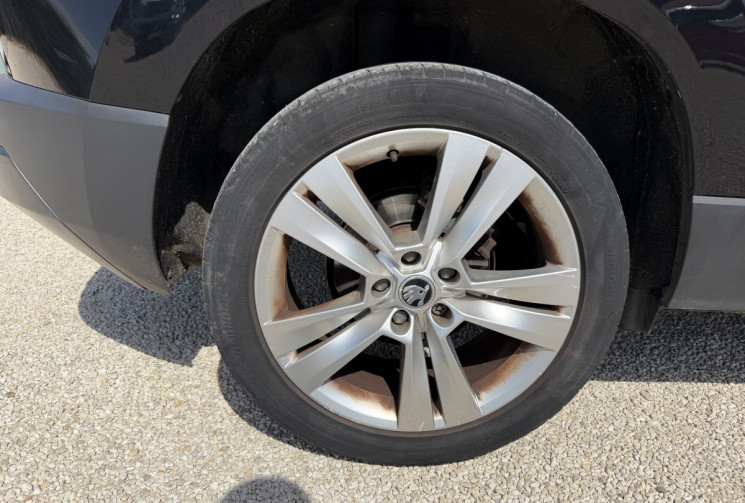 Skoda Karoq 1.5 TSI ACT STYLE 150 CH / TOIT OUVRANT PANO/ HAYON ELECTRIQUE / SIEGES CHAUFFANTS 