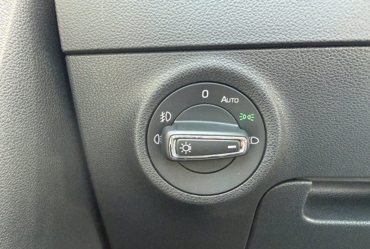 Skoda Karoq 1.5 TSI ACT STYLE 150 CH / TOIT OUVRANT PANO/ HAYON ELECTRIQUE / SIEGES CHAUFFANTS 