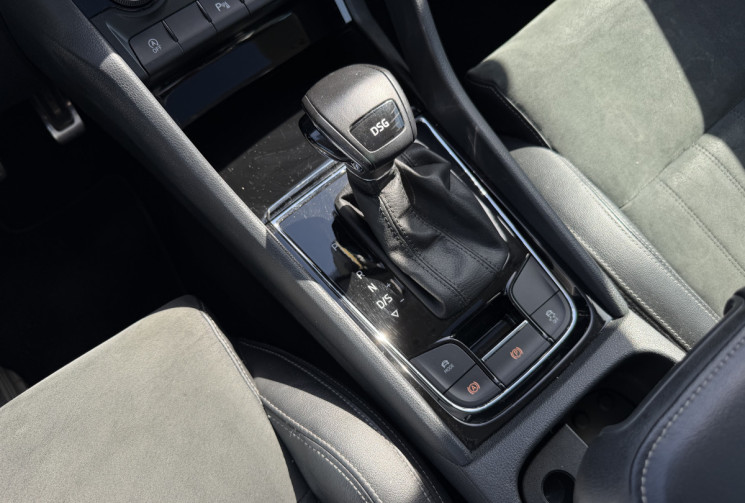 Skoda Karoq 1.5 TSI ACT STYLE 150 CH / TOIT OUVRANT PANO/ HAYON ELECTRIQUE / SIEGES CHAUFFANTS 