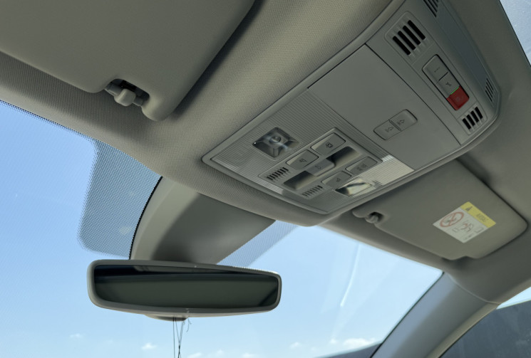 Skoda Karoq 1.5 TSI ACT STYLE 150 CH / TOIT OUVRANT PANO/ HAYON ELECTRIQUE / SIEGES CHAUFFANTS 