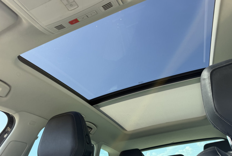Skoda Karoq 1.5 TSI ACT STYLE 150 CH / TOIT OUVRANT PANO/ HAYON ELECTRIQUE / SIEGES CHAUFFANTS 