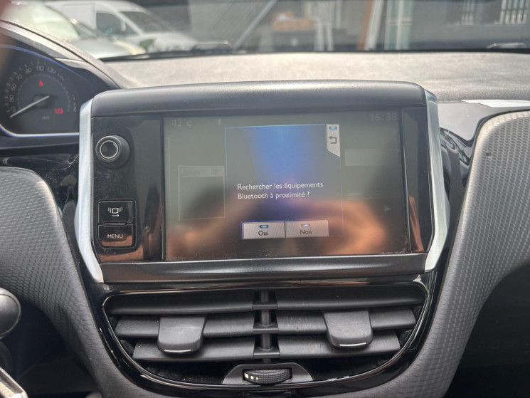 Peugeot 2008 1.6 HDI 92 boite automatique allure