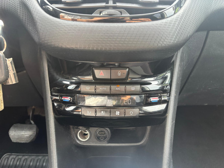 Peugeot 2008 1.6 HDI 92 boite automatique allure