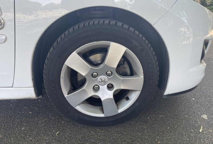 Peugeot 207 CC 1.6e 16V EDITION 64 / 120 CV / CONTROLE TECHNIQUE OK