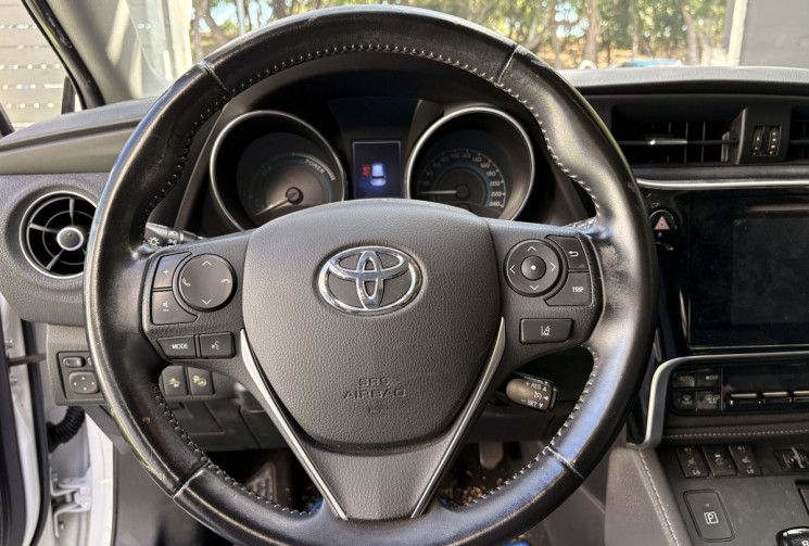 Toyota AURIS  Hatchback 1.8 VVT-i CVT 136cv