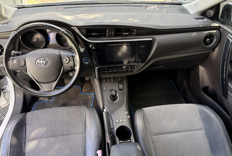 Toyota AURIS  Hatchback 1.8 VVT-i CVT 136cv