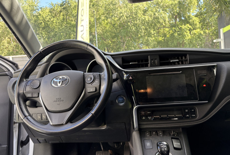 Toyota AURIS  Hatchback 1.8 VVT-i CVT 136cv