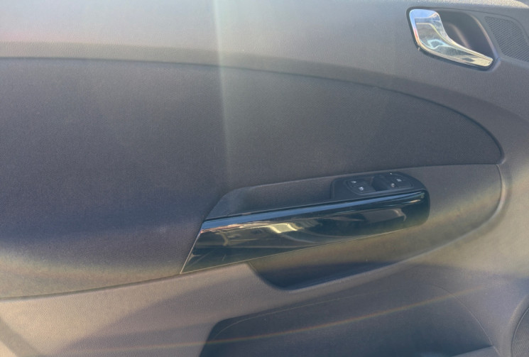 Opel Corsa 1.2 i 16v twinport 80ch