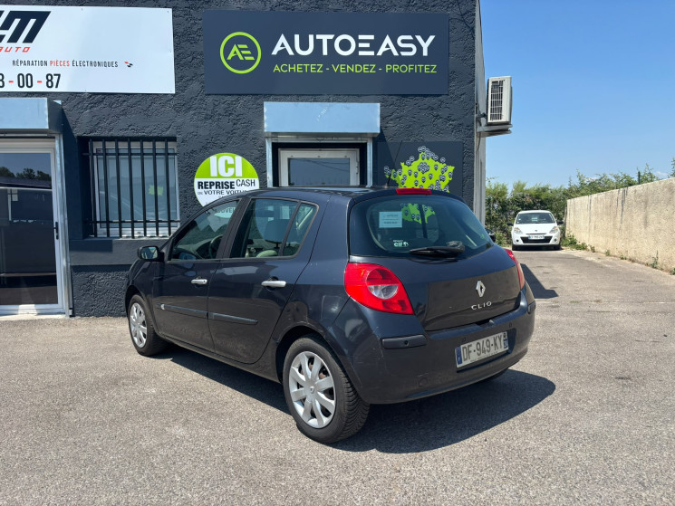 Renault Clio 1.4 16V 100 CV PRIVILLEGE