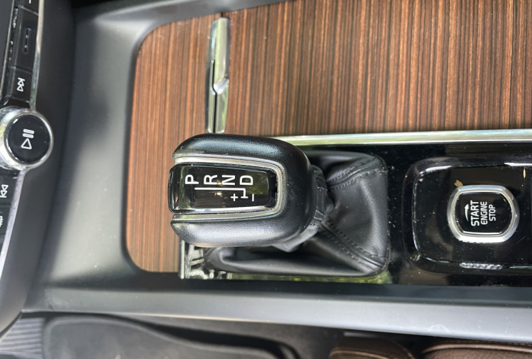 Volvo V60 D4 II  2.0 TDI INSCRIPTION LUXE 190 / BOITE AUTO 
