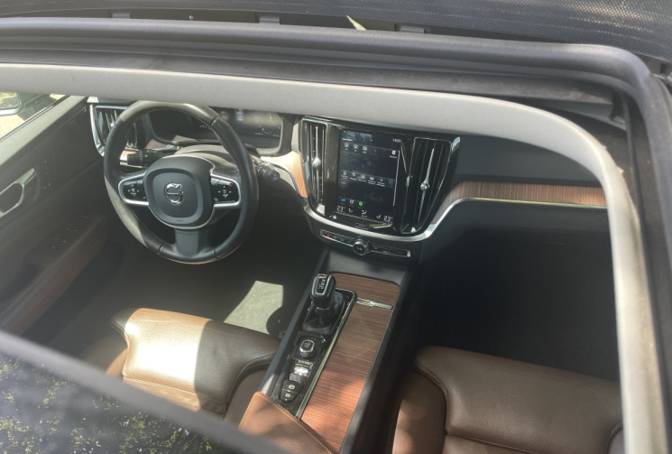 Volvo V60 D4 II  2.0 TDI INSCRIPTION LUXE 190 / BOITE AUTO 