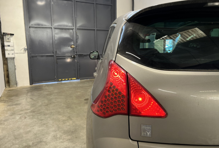Peugeot 3008 HYBRIDE4 200 2.0 HDI HY4 4x4 FELINE