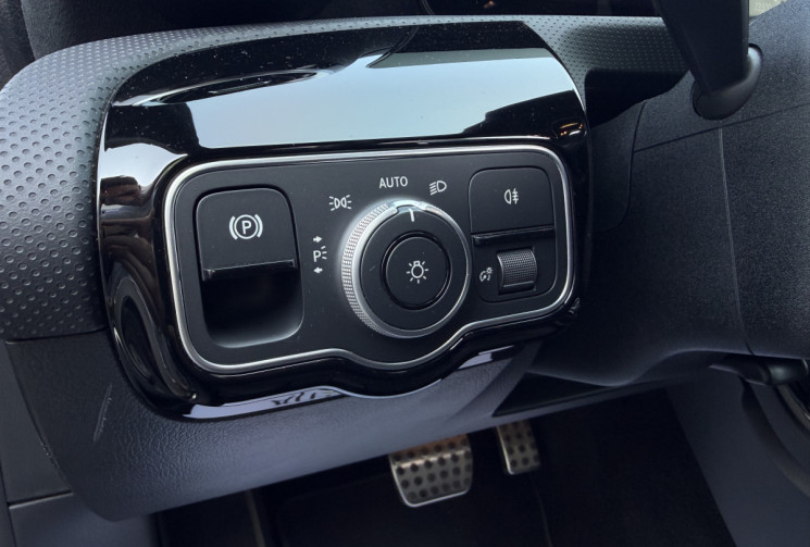 Mercedes Classe A 200d 150CH STAR EDITION / TVA / ENTRETIEN / TOIT OUVRANT / GTIE CONSTRUCTEUR