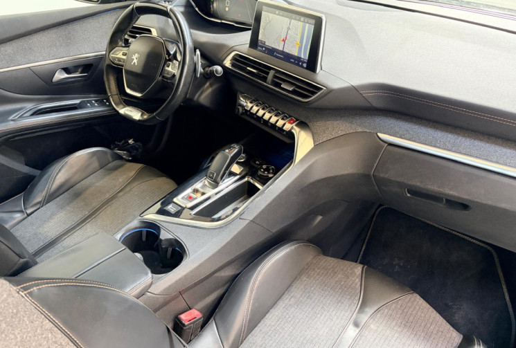 Peugeot 3008 HDI GTLINE TOIT OUVRANT PANORAMIQUE +ATTELAGE+SIEGE CHAUFFANT- 120cv
