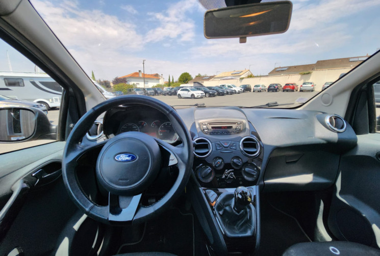Ford Ka 1.2  69 TITANIUM  / IDEAL JEUNE CONDUCTEUR