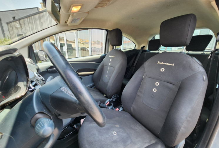 Ford Ka 1.2  69 TITANIUM  / IDEAL JEUNE CONDUCTEUR