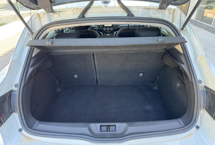 Renault Megane 4 IV BUSINESS 1.5 dCi 115 / Carplay / Entretien complet / Revision et Distrubtion OK