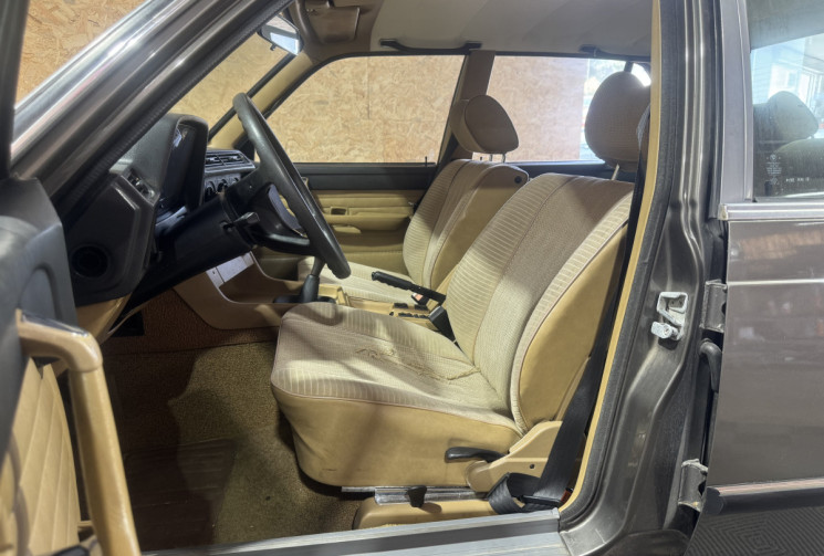 BMW SERIE 7 BMW 728 Carburateur – Édition rare de collection (1978 / immatriculée 1980)