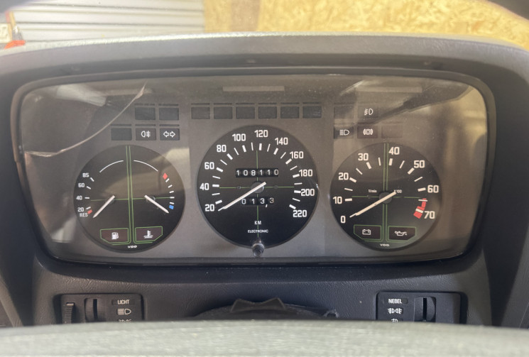 BMW SERIE 7 BMW 728 Carburateur – Édition rare de collection (1978 / immatriculée 1980)