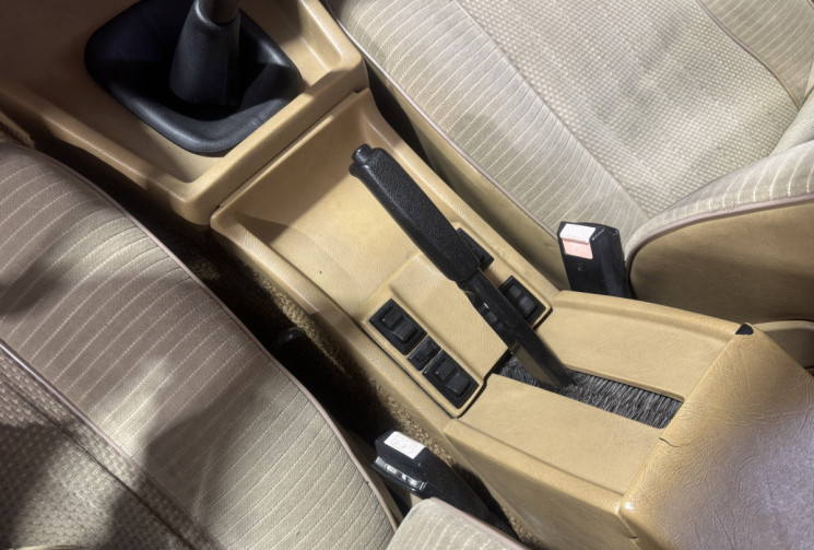 BMW SERIE 7 BMW 728 Carburateur – Édition rare de collection (1978 / immatriculée 1980)