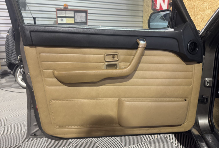 BMW SERIE 7 BMW 728 Carburateur – Édition rare de collection (1978 / immatriculée 1980)