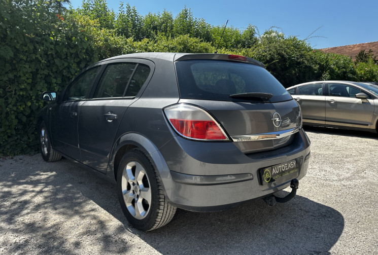 Opel Astra 1.6 Twinport Cosmo 5p