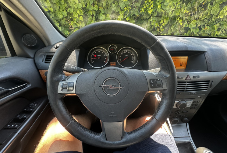 Opel Astra 1.6 Twinport Cosmo 5p
