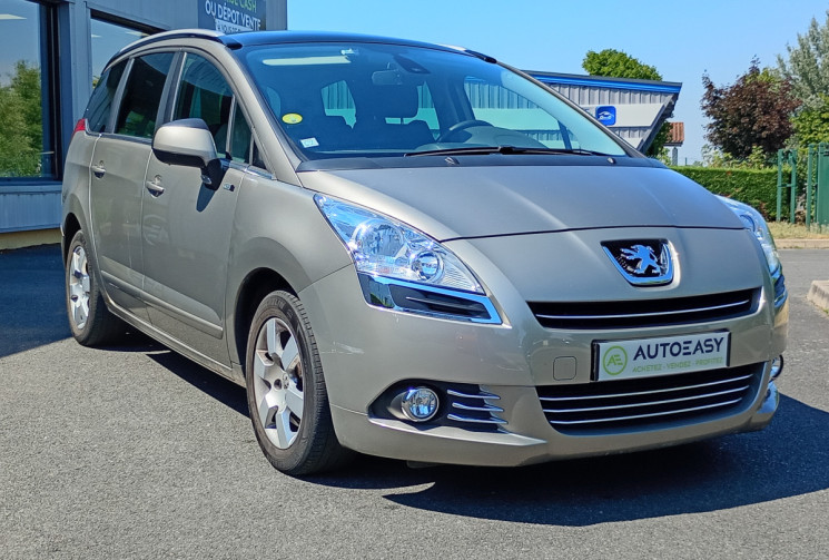 Peugeot 5008  STYLE 7 places 1,6 hdi 115ch + Attelage