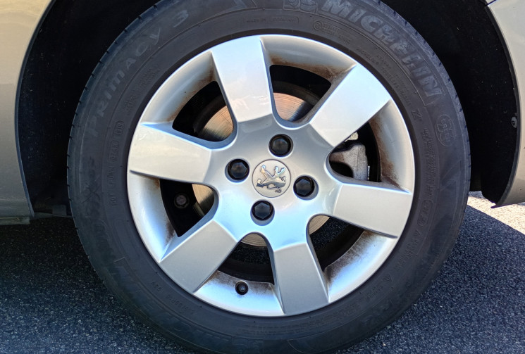 Peugeot 5008  STYLE 7 places 1,6 hdi 115ch + Attelage
