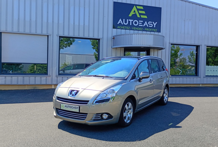 Peugeot 5008  STYLE 7 places 1,6 hdi 115ch + Attelage