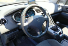 Peugeot 5008  STYLE 7 places 1,6 hdi 115ch + Attelage
