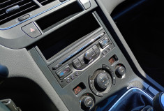 Peugeot 5008  STYLE 7 places 1,6 hdi 115ch + Attelage