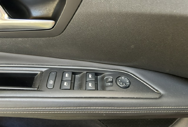 Peugeot 3008 Gt Line bva8 1.5l blue Hdi 