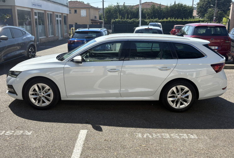 Skoda Octavia Combi 2.0 TDI 150 ch Style DSG7 / Attelage elec / 1ière main / Clim 3 zone