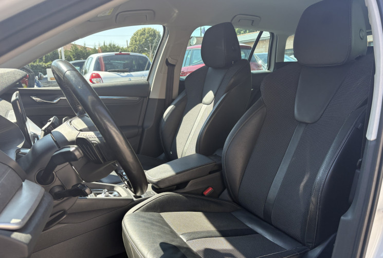 Skoda Octavia Combi 2.0 TDI 150 ch Style DSG7 / Attelage elec / 1ière main / Clim 3 zone