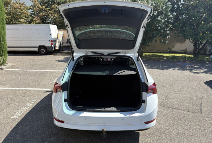 Skoda Octavia Combi 2.0 TDI 150 ch Style DSG7 / Attelage elec / 1ière main / Clim 3 zone