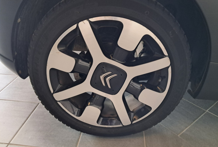 Citroën C3 III 1.2 PureTech 110 SHINE EAT6 - DISTRI OK  -  REVISEE 