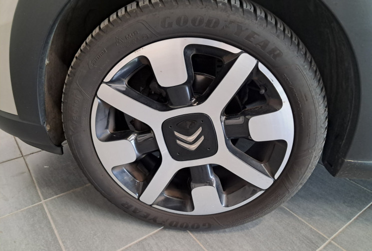 Citroën C3 III 1.2 PureTech 110 SHINE EAT6 - DISTRI OK  -  REVISEE 