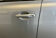 Nissan Micra 1.2 80 ch ELLE TOIT PANORAMIQUE moteur à chaîne démarrage sans clé 