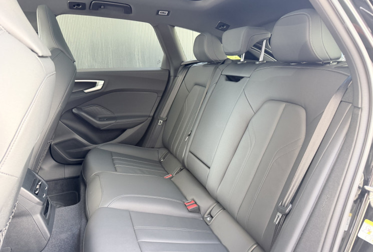 Audi A5 Avant 2.0 e-hybrid Quattro 367 S-Line S-tronic 7 * Française / Toit pano / en Stock 