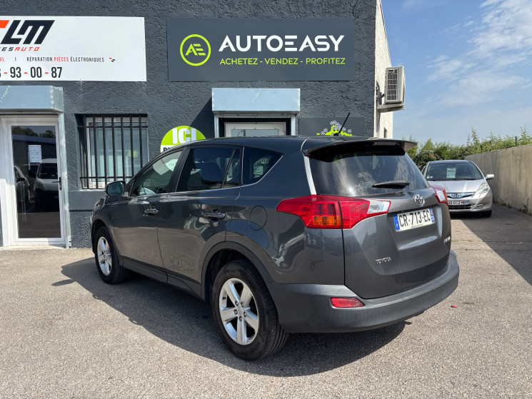 Toyota RAV4 lounge D4D 124 CV / EXCELLENT ÉTAT / SUIVI OK / BLUETOOH / GPS