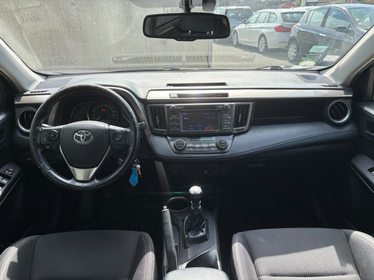 Toyota RAV4 lounge D4D 124 CV / EXCELLENT ÉTAT / SUIVI OK / BLUETOOH / GPS