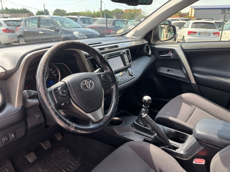 Toyota RAV4 lounge D4D 124 CV / EXCELLENT ÉTAT / SUIVI OK / BLUETOOH / GPS