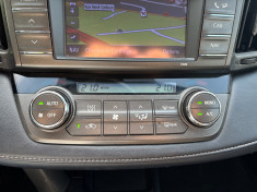 Toyota RAV4 lounge D4D 124 CV / EXCELLENT ÉTAT / SUIVI OK / BLUETOOH / GPS