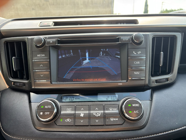 Toyota RAV4 lounge D4D 124 CV / EXCELLENT ÉTAT / SUIVI OK / BLUETOOH / GPS