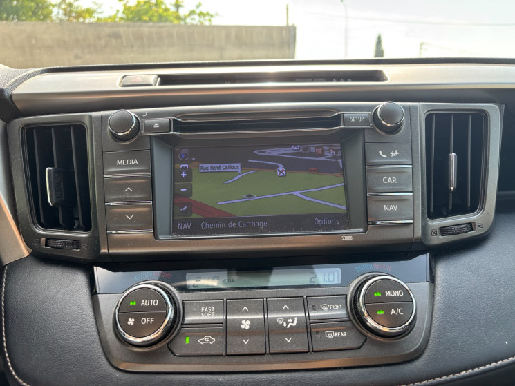 Toyota RAV4 lounge D4D 124 CV / EXCELLENT ÉTAT / SUIVI OK / BLUETOOH / GPS