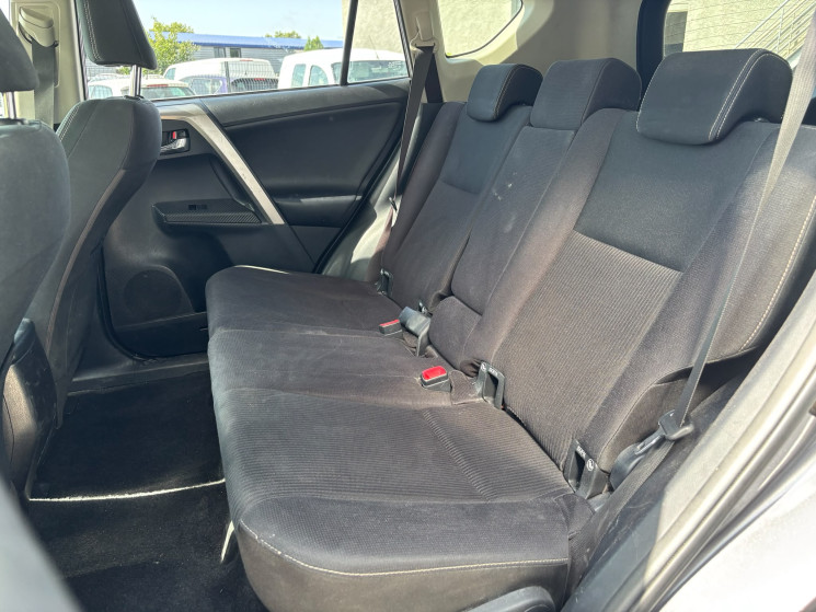 Toyota RAV4 lounge D4D 124 CV / EXCELLENT ÉTAT / SUIVI OK / BLUETOOH / GPS