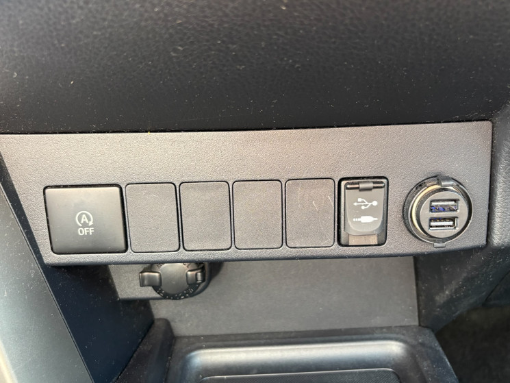 Toyota RAV4 lounge D4D 124 CV / EXCELLENT ÉTAT / SUIVI OK / BLUETOOH / GPS