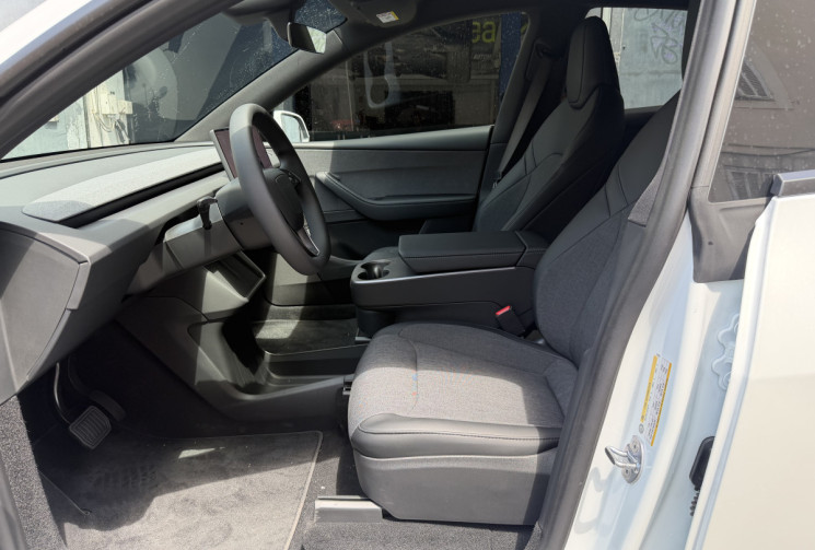 Tesla Model Y Propulsion standard / ETAT NEUF / LOA possible prix HT 