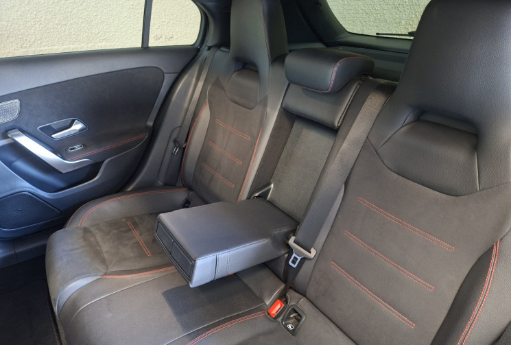 Mercedes Classe A A 200  AMG LINE 1.3 Ti 163 7G-DCT / Toit ouvrant / Tête Haute / Sièges sport 